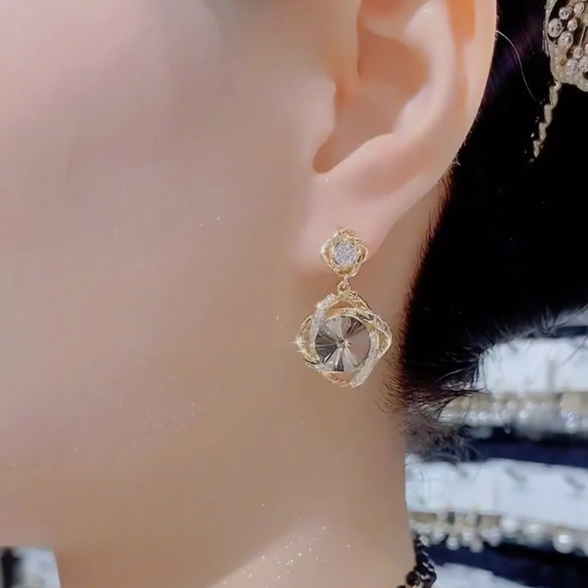 Interlocking Ring Drop Earrings – Champagne Crystal