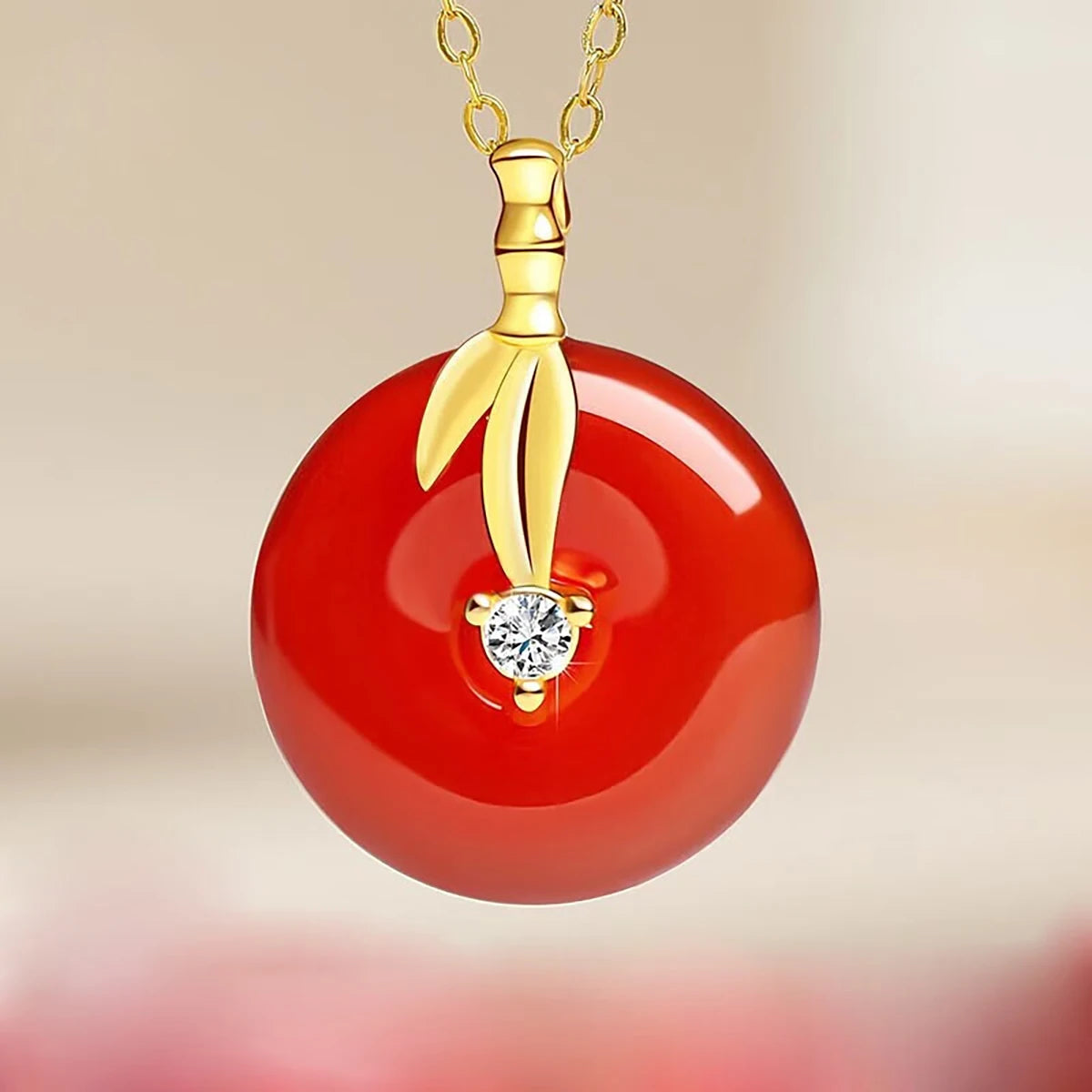 18K Gold Natural Agate Heart Pendant Necklace