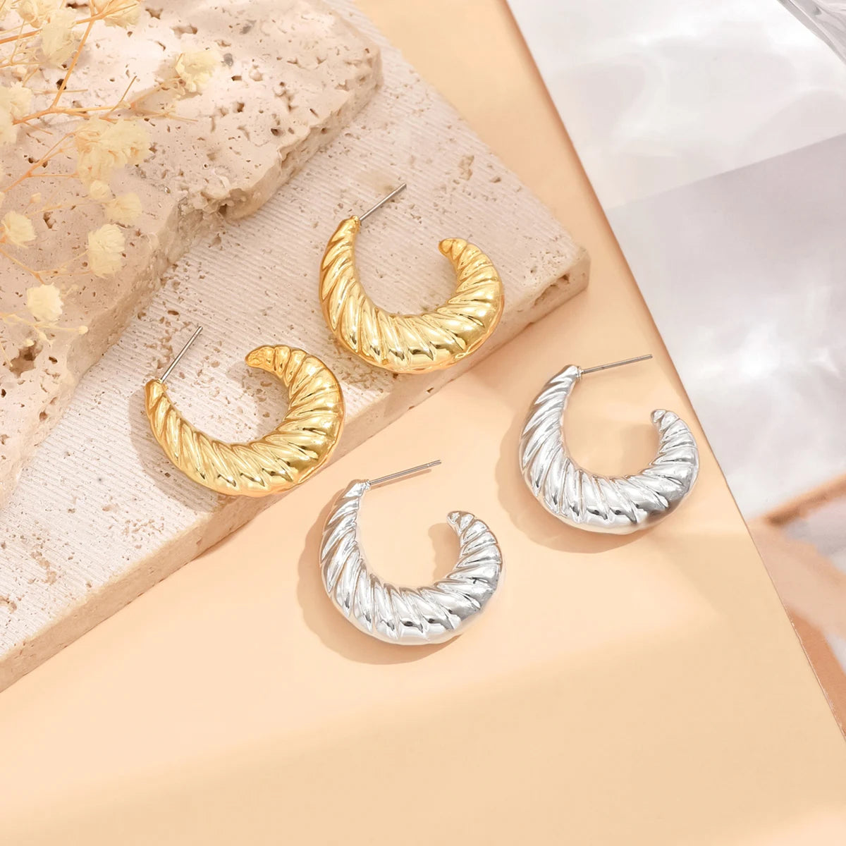 Eccentric Metallic Geometric Stud Earrings Minimalist Style