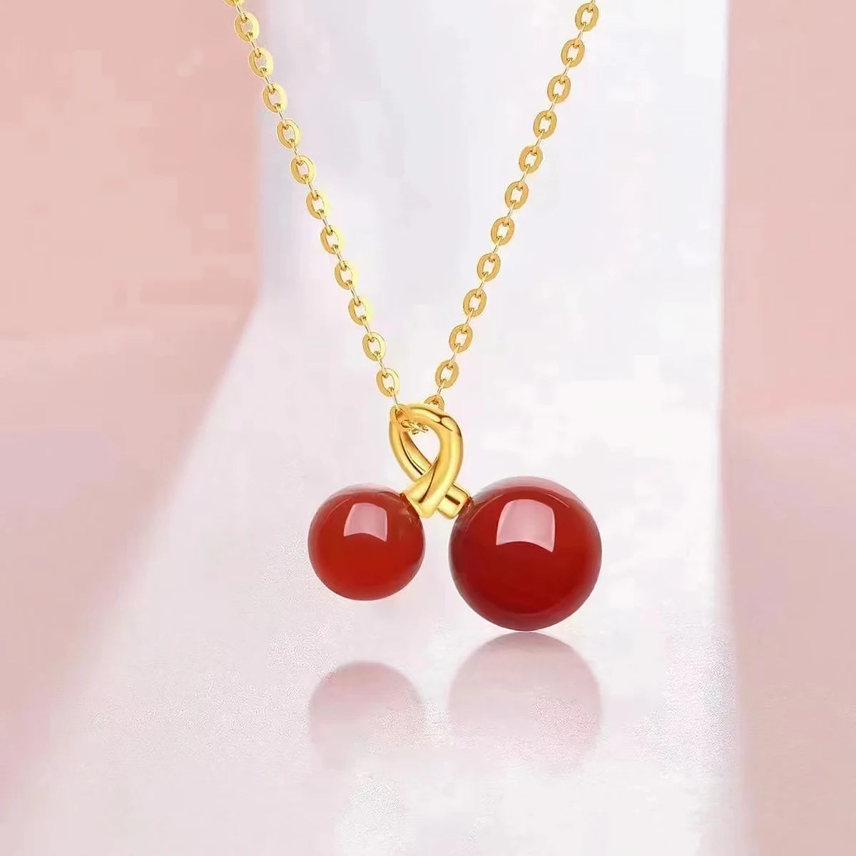 18K Gold Natural Agate Heart Pendant Necklace