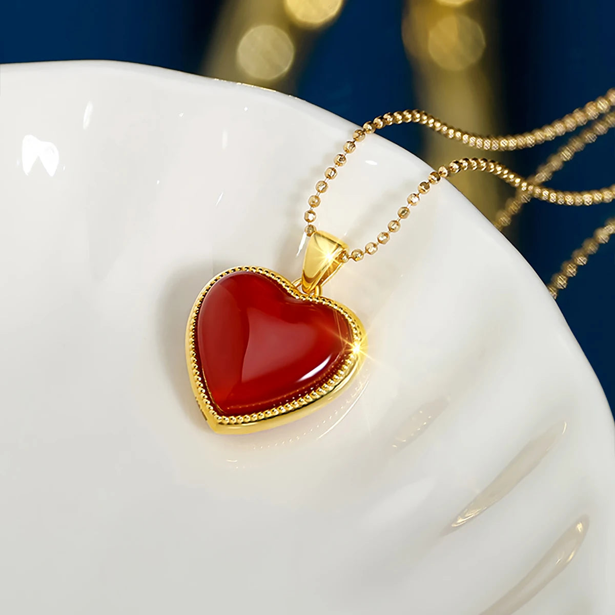 18K Gold Natural Agate Heart Pendant Necklace