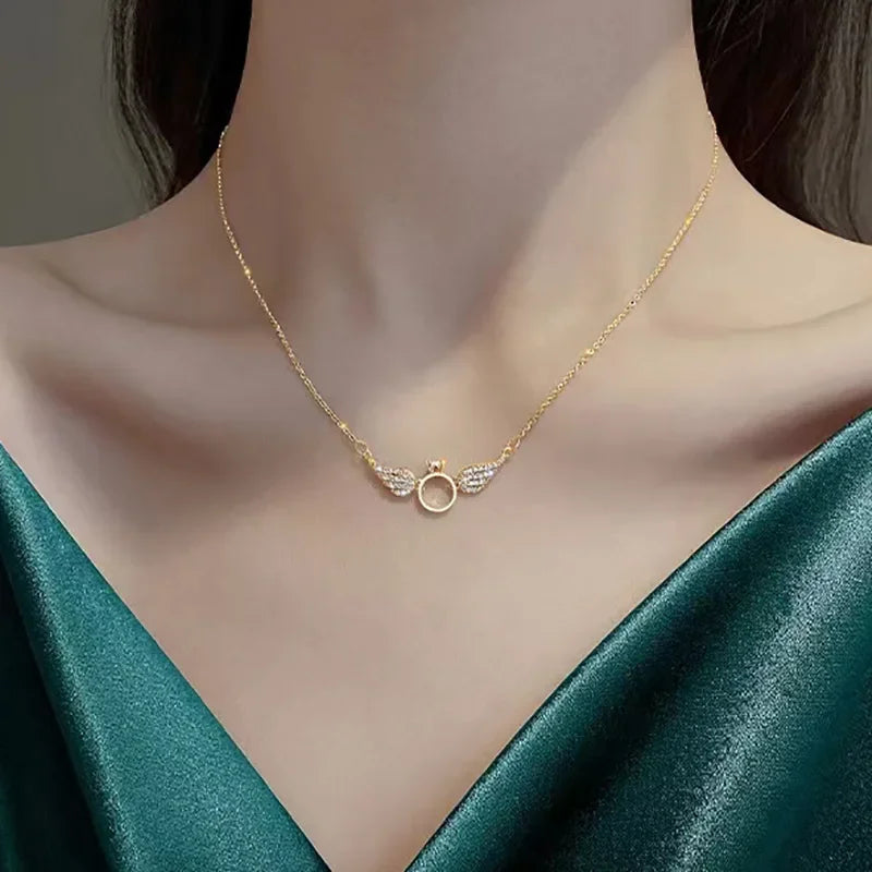 18K Gold Wings Pendant Necklace