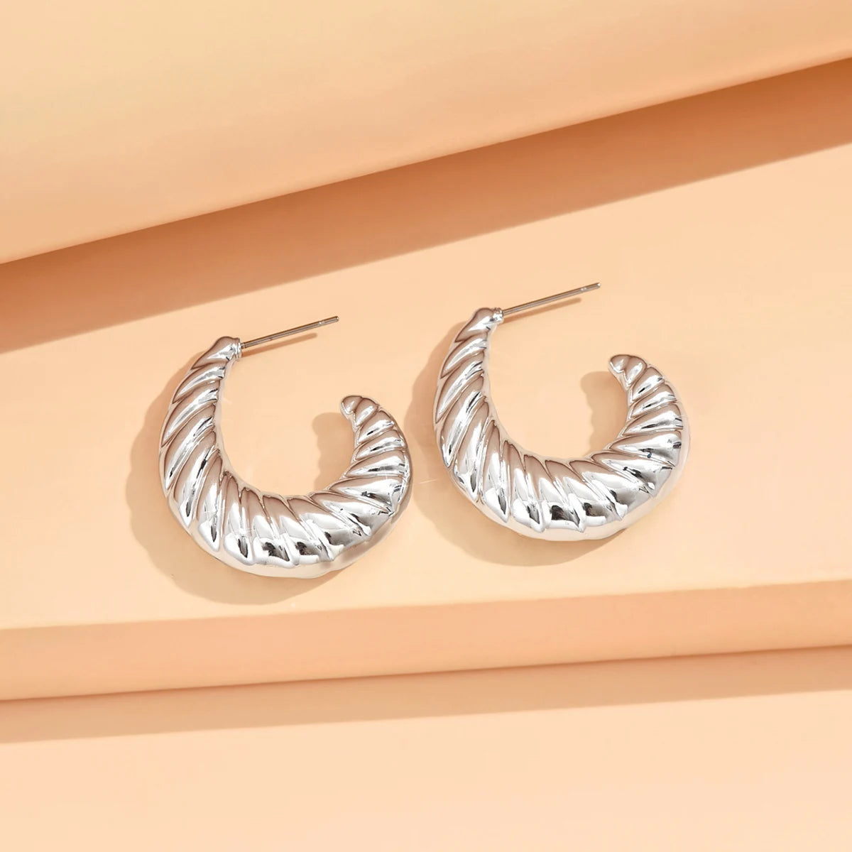Eccentric Metallic Geometric Stud Earrings Minimalist Style