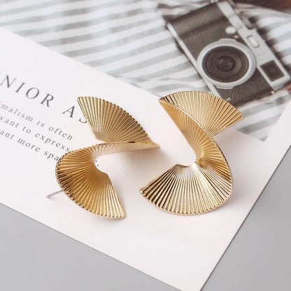 Eccentric Multi-Shaped Metal Dangle Earrings