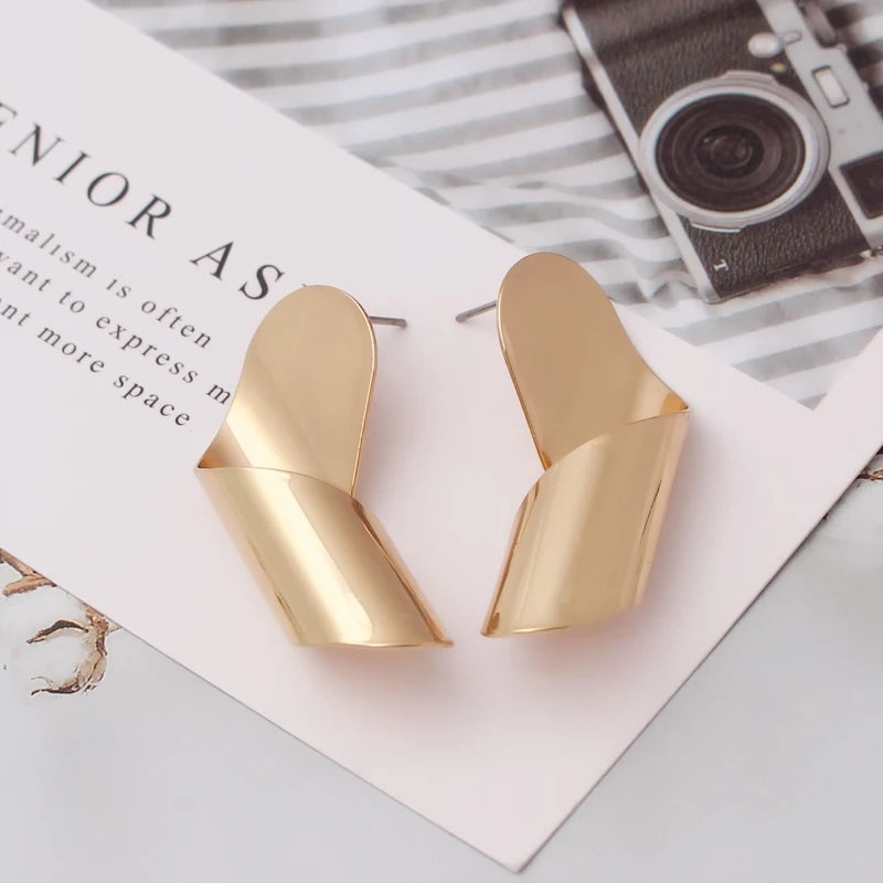 Eccentric Multi-Shaped Metal Dangle Earrings