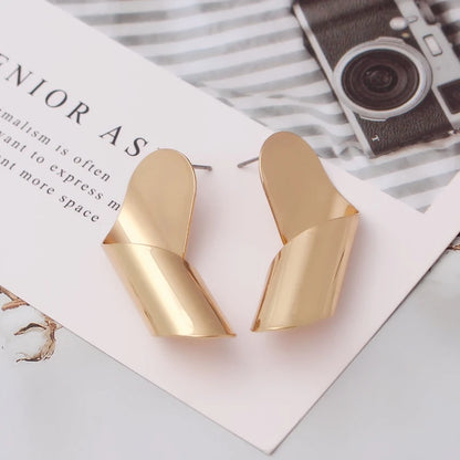 Eccentric Multi-Shaped Metal Dangle Earrings