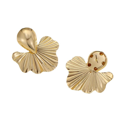 Coastal Seashell Chic Drop Earrings