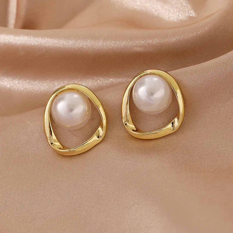 Pearl-Embedded Vintage Golden Hoop Stud Earrings