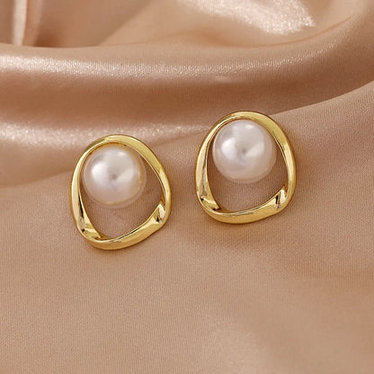 Pearl-Embedded Vintage Golden Hoop Stud Earrings