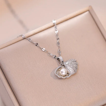Pearl Shell Pendant Necklace
