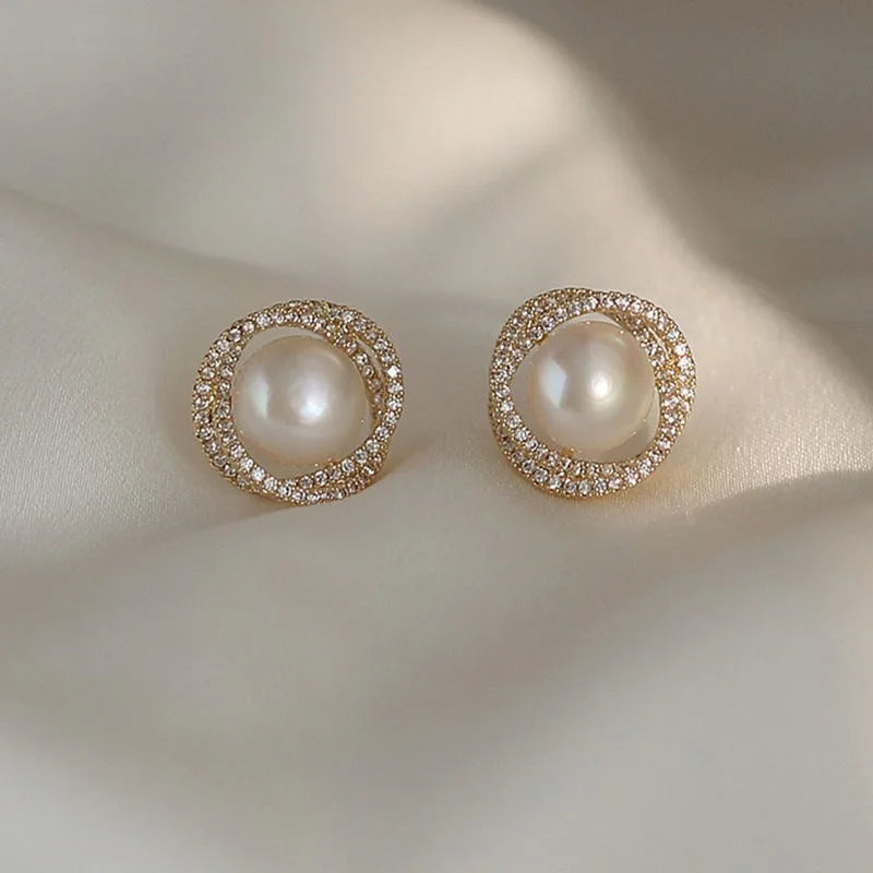 Classic Retro Pearl Drop Earrings
