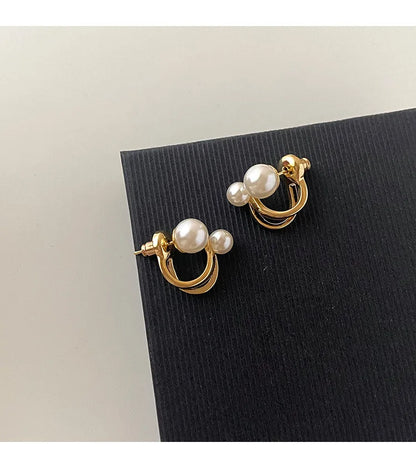 Classic Retro Pearl Drop Earrings