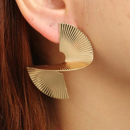 Eccentric Multi-Shaped Metal Dangle Earrings