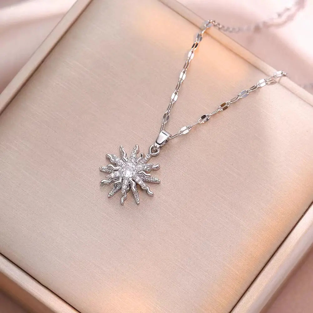 Rotating Flower Pendant Necklace - Silver SS Chain