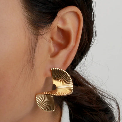 Eccentric Multi-Shaped Metal Dangle Earrings