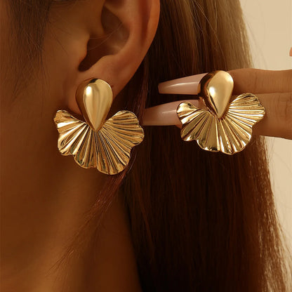Coastal Seashell Chic Drop Earrings